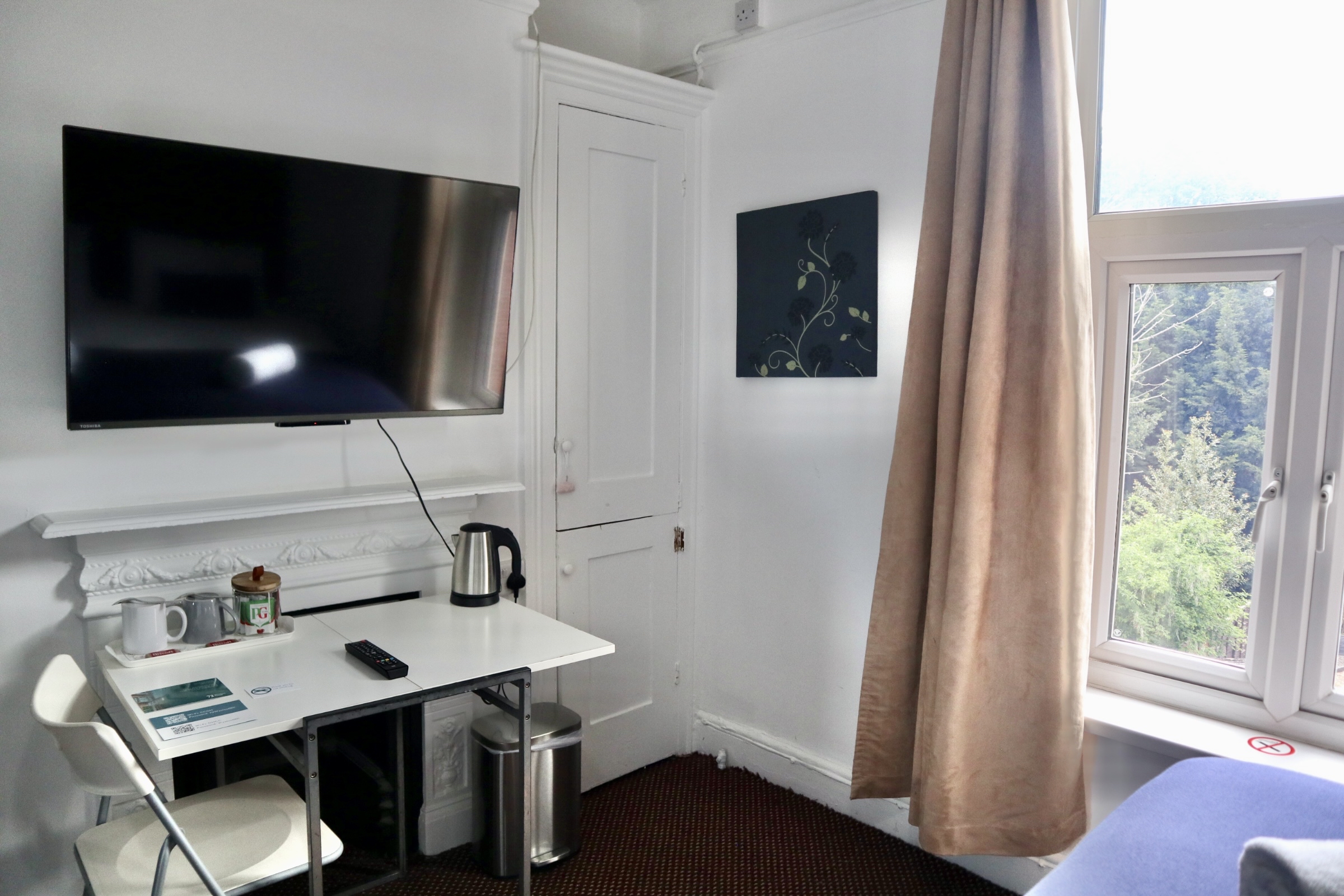 King Ensuite Room thumbnail 3
